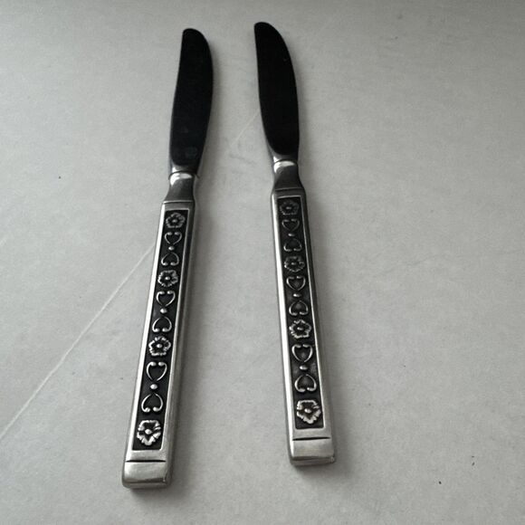 2 Dinner Knives Gorham HACIENDA Stainless Glossy Black Accent Silverware VTG - Picture 5 of 7